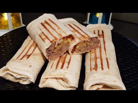 Hummus with Meat Sandwich....سندويش حمص باللحمة