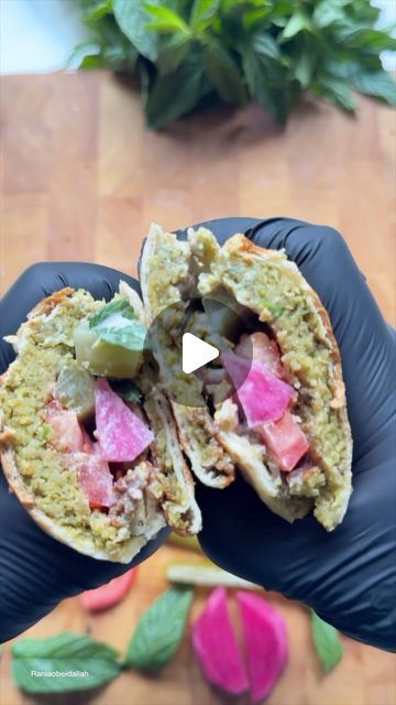 Falafel Sandwich kaak....سندويش فلافل كعك
